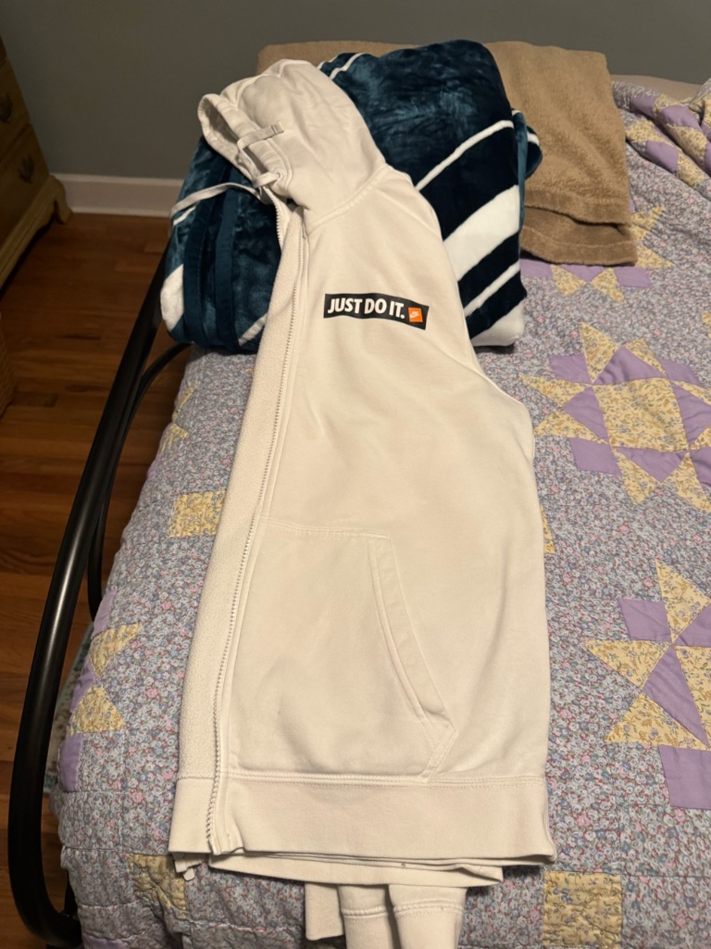 Juniors size large clothing lot